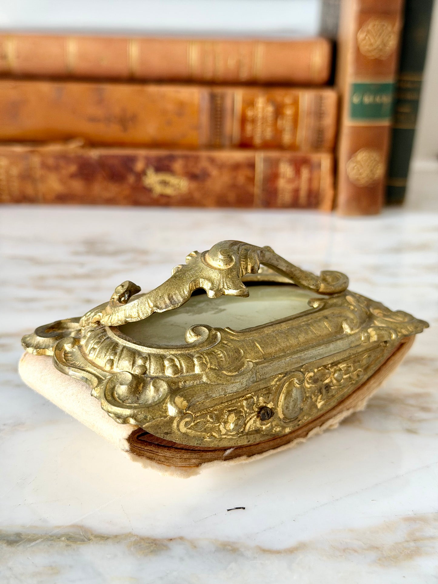 Gilt bronze and onyx blotter