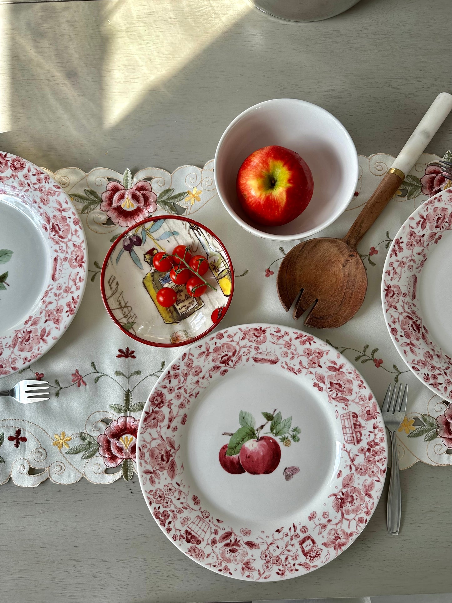 Grandma’s Apple Orchard Plates (4)