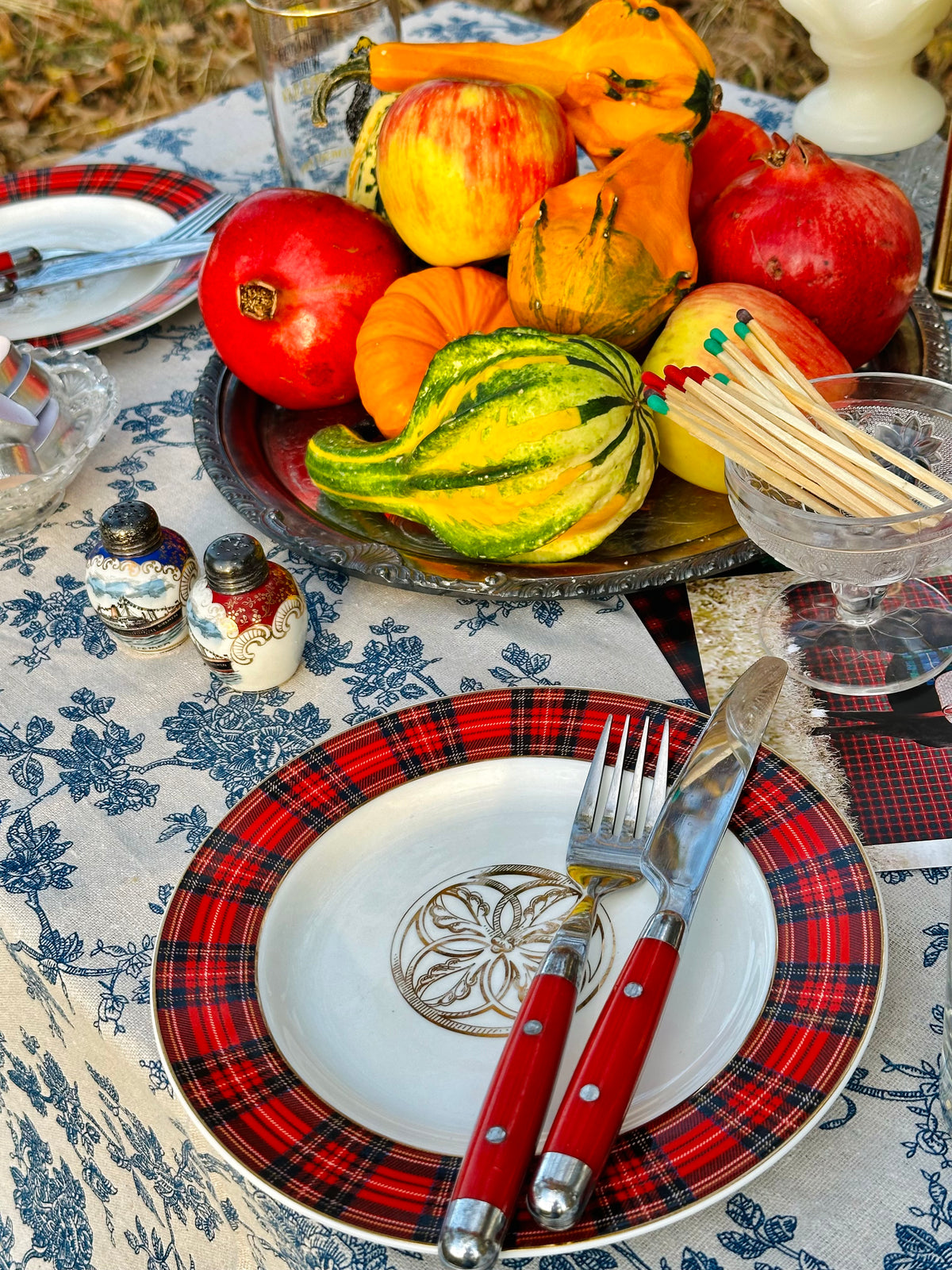 Colonial Charm Dessert Plates