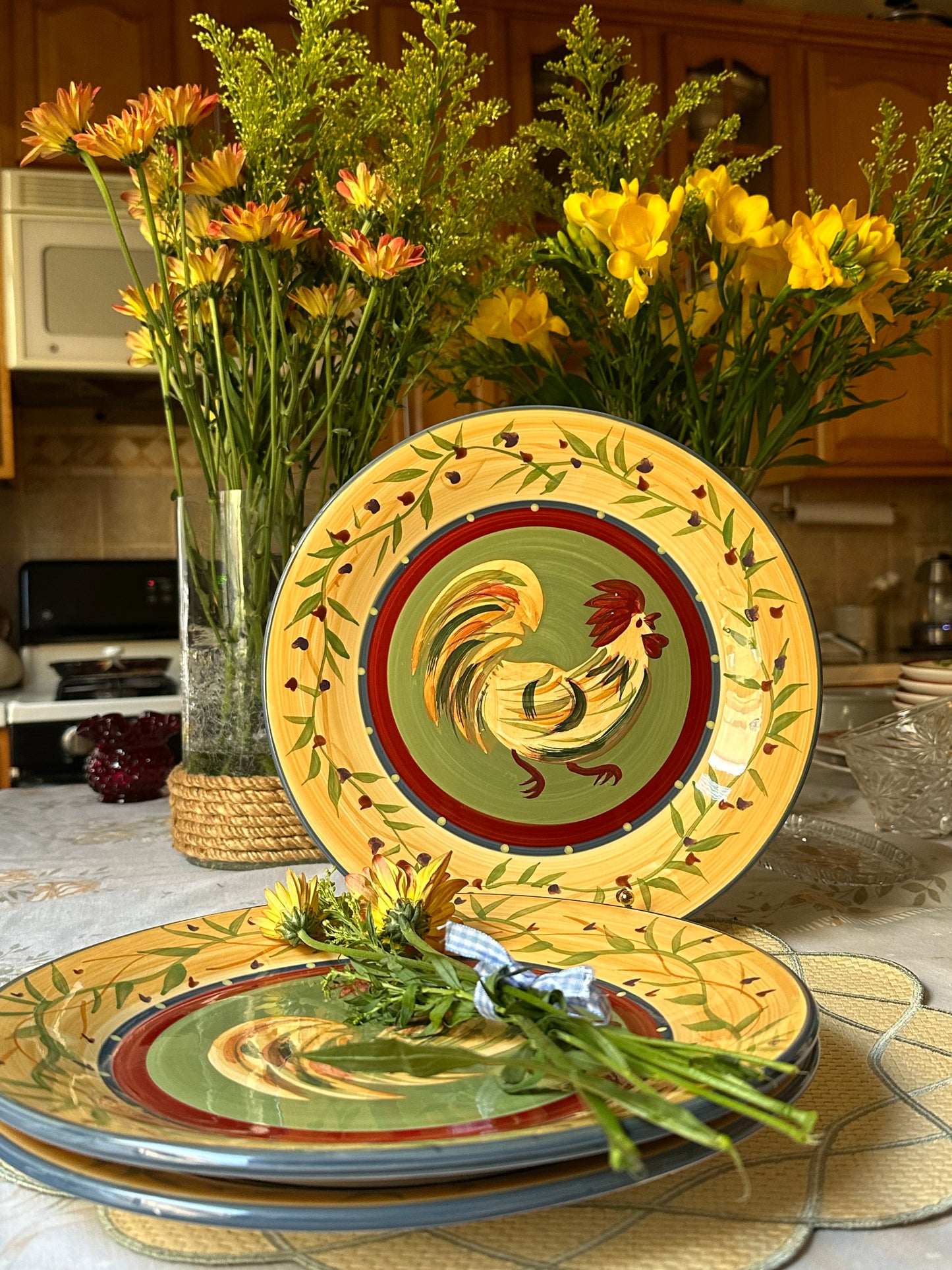 Heritage Rooster Dinner Plates