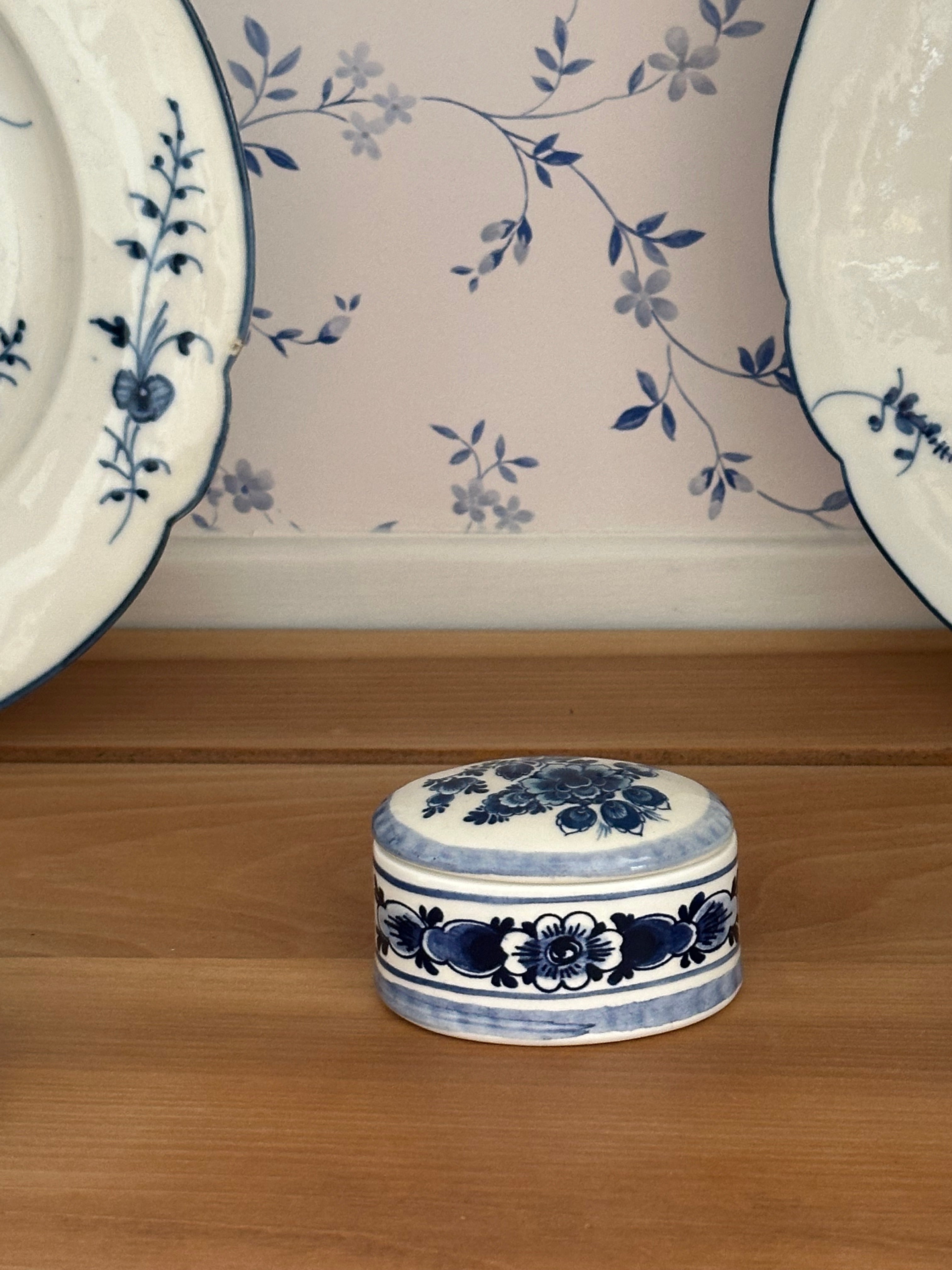 Amelia Delft Trinket Box