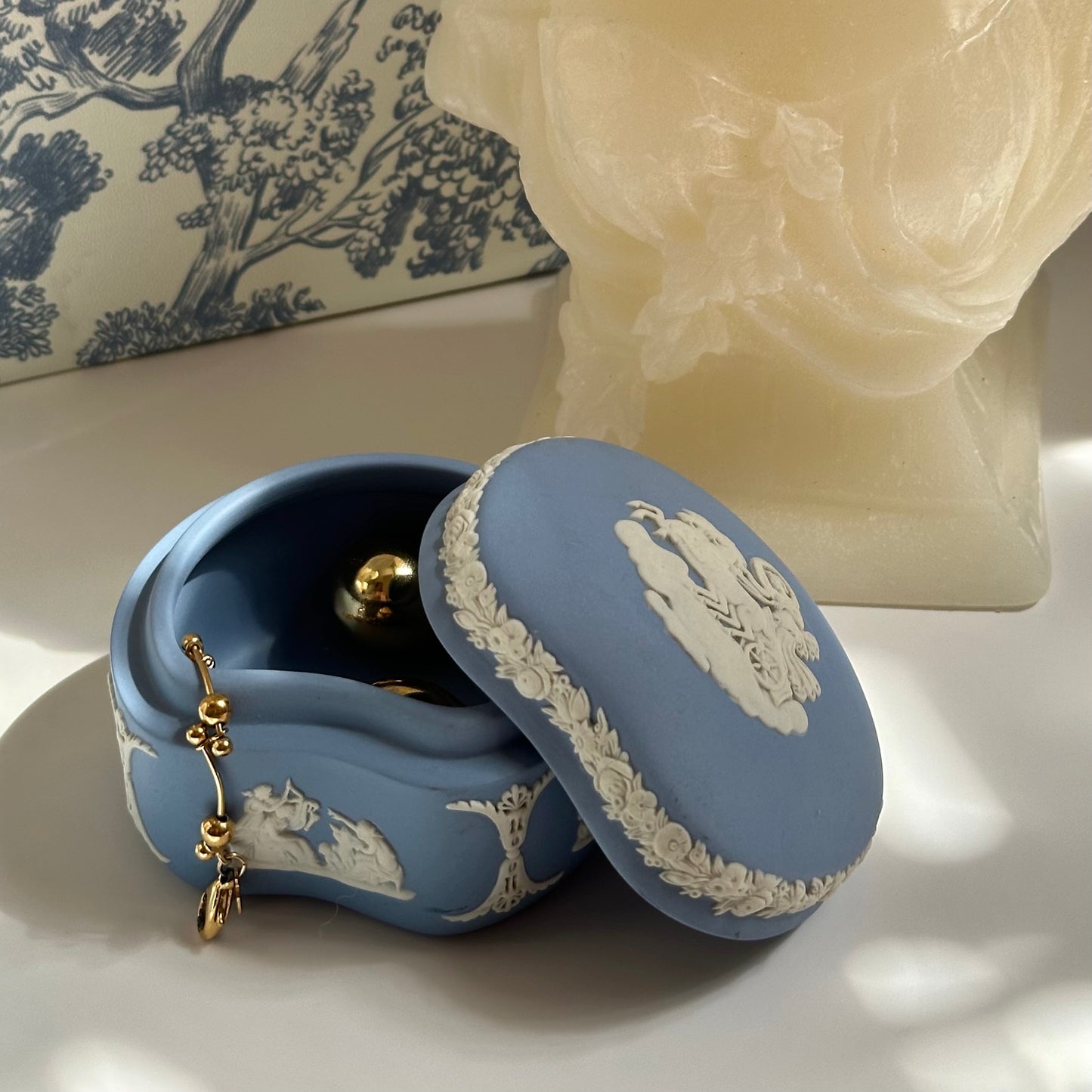 Chariot Lidded Trinket Box